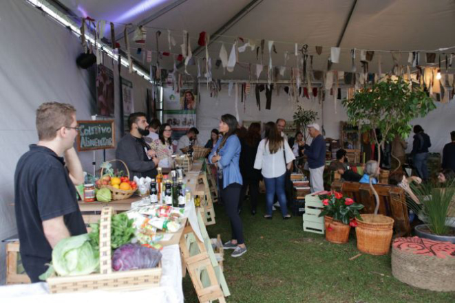 Feira Bem Local, uma das novidades da sexta edição da Musicletada. Foto: Daniel Castellano/Gazeta do Povo