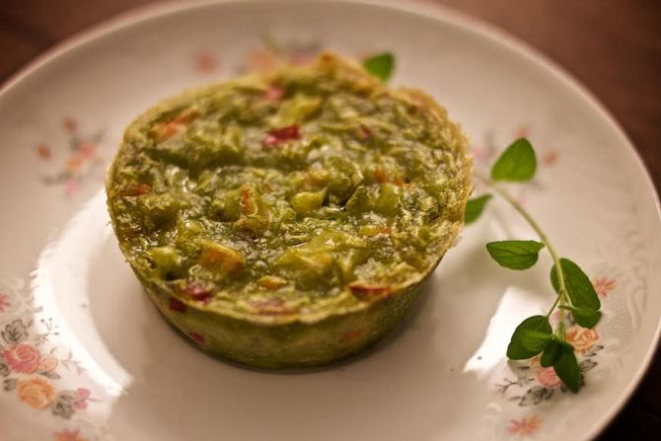 Torta de legumes com massa verde do blog Verdura sem Frescura. Foto: Apneia Filmes/Divulgação