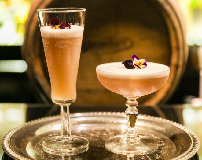 O Jack Rabbit Sour é servidos em vários tipos de taças. Foto: Diego Pisante/ Divulgação