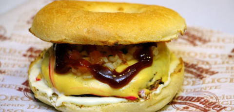 Confira os sanduíches inusitados do Parada Truck