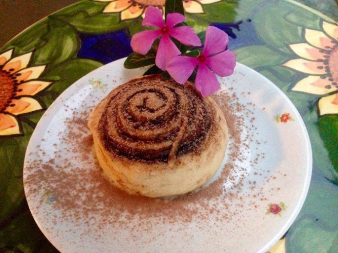 Rolinho de canela do Bouffé Veg, que estará sendo vendido no Bazar Natal Vegan, na Sociedade Água Verde. Foto: Divulgação
