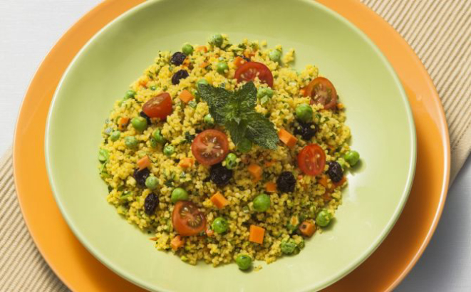 Couscous marroquino com hortelã do chef Marcos Fábio, do La Mia Cucina Escola de Gastronomia. Foto: Alexandre Mazzo/Gazeta do Povo