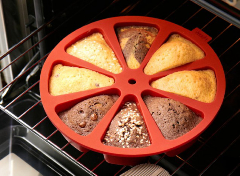 Forma de marca espanhola assa bolo em fatias