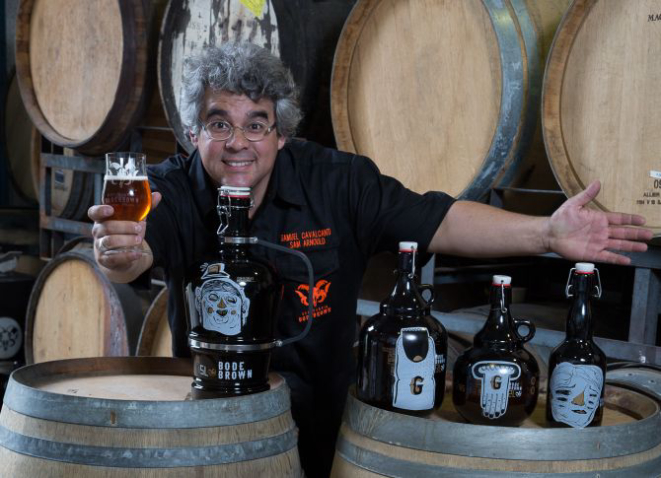 Samuel Cavalcanti, da Bodebrown: primeira cervejaria a oferecer o growle em Curitiba. Foto: Marcelo Elias.