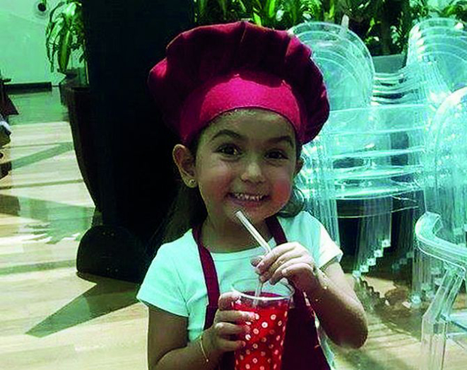 A Mariana, neta da leitora Marta Swinka, amou a aula com contação de história. Foto: Arquivo pessoal