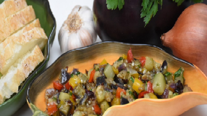 Antepasto de berinjela: preparo no forno.