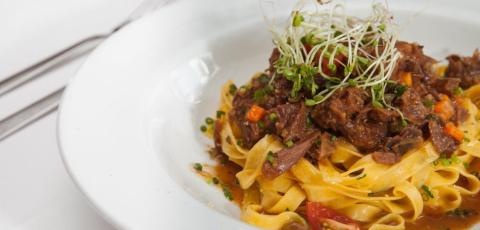 Chef Ivo Lopes reformula cardápio do Alessandro & Frederico em Curitiba