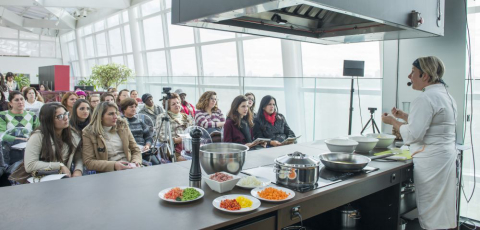 Aula-show marca parceria com Clube da Alice
