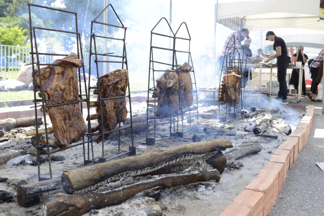 Costela de chão foi destaque da Feira do Palácio. Foto: Leticia Akemi.