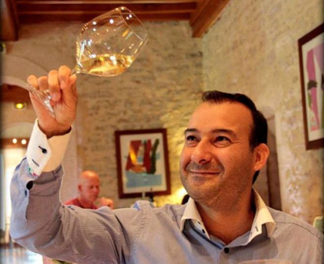 Jean Claude Cara, consultor enogastronômico da Borgonha, estará em Curitiba para um curso sobre vinhos da região. Foto: Divulgação