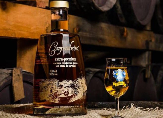 Cachaça Extra Premium da Companheira. Foto: Divulgação.