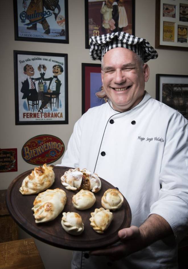 O argentino Hugo Volkis mora no Brasil desde 1995 e já teve loja no rio e em São Paulo. Foto: Letícia Akemi/Gazeta do Povo.
