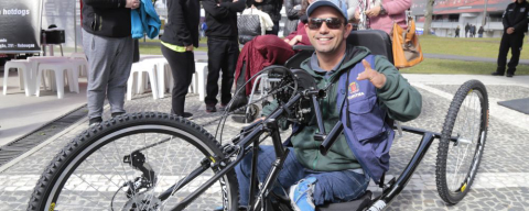Gazeta do Povo e Sicredi doam handbike
