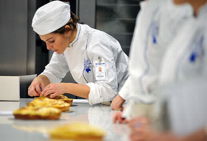 Aluna da Le Cordon Bleu. Foto: reprodução/Facebook.