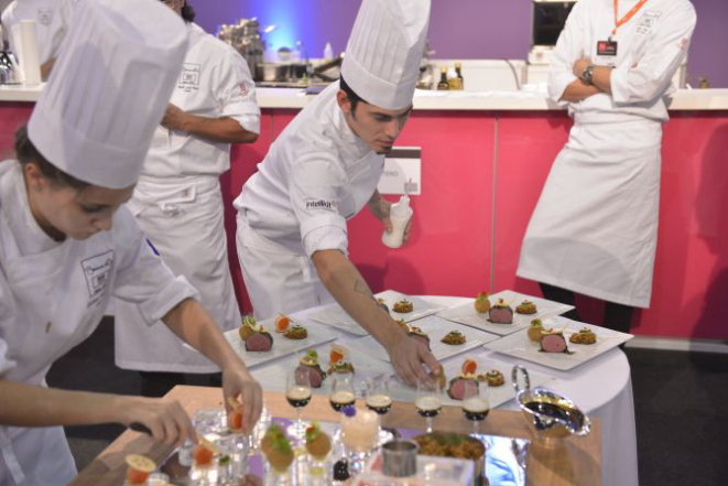Competidores do Bocuse D'Or 2016 terão 2h30 para preparar pernil de cordeiro e os selecionados para as duas categorias da Coupe du Monde de la Pâtisserie terão 3 horas. Foto: Divulgação