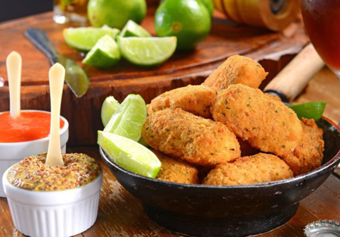 Bolinho de bacalhau importado de Portugal (R$ 18,60, seis unidades), novidade no Armazém 71. Foto: divulgação.