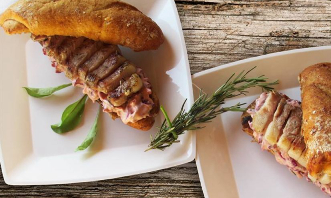 Sanduíche com carne de porco que será servido pelo Porkiamos. Foto: Divulgação.