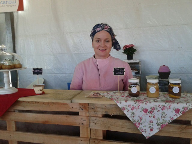 A chef Giovana Tintori mostrou seu trabalho com doces, como tiramisú, choux e bolo de vidro.