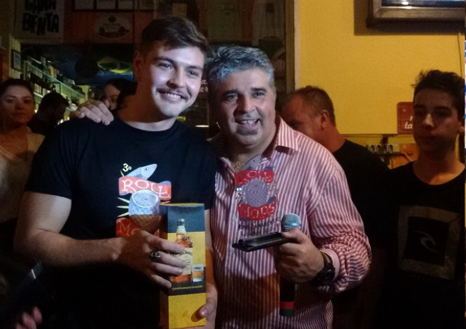 Lucas Romano Jas comeu 25 rollmops em cinco minutos e levou o caneco.