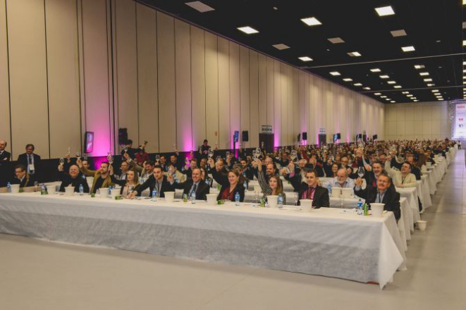 Avaliação Nacional de Vinhos de 2016 contou com a prsença de 850 degustadores. Foto: Jeferson Soldi/Divulgação.