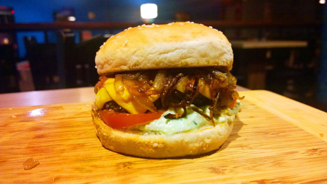 Hambúrguer sweet onion normal. Foto: Divulgação.