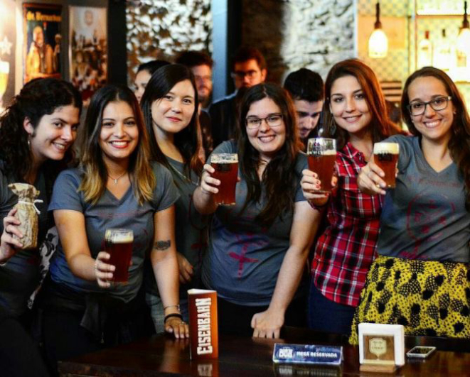 Parte das integrantes do coletivo Cerveja ELA. Foto: Divulgação