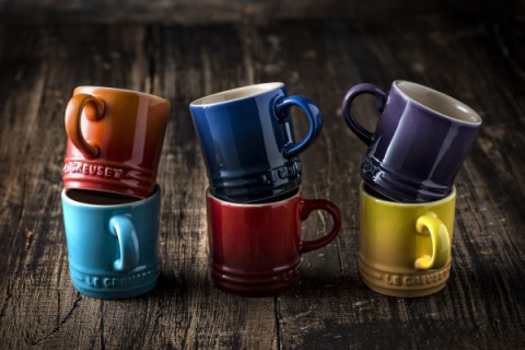 Baixe, junte e troque por uma caneca Le Creuset