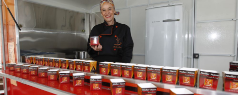 Único food truck de Curitiba licitado começa a operar em locais públicos