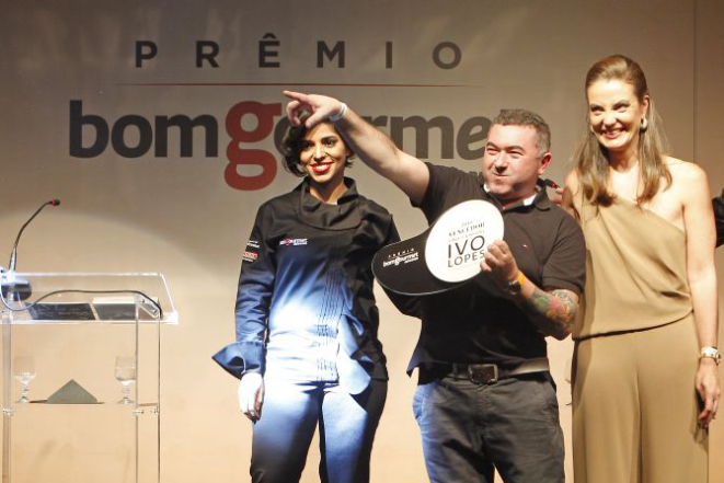 O chef quando foi eleito Chef 5 Estrelas em 2014. Foto: Antonio More/ Gazeta do Povo