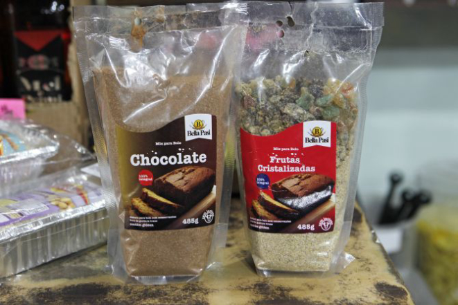 Fotos dos produtos no Mercado Municipal para a seção Gôndola da revista do Bom Gourmet. Na foto Mix para Bolo - Fotos Antônio More / Gazeta do Povo