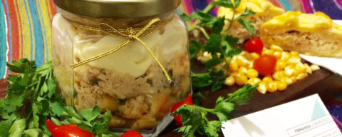 Empresária vende torta salgada no pote em 15 sabores