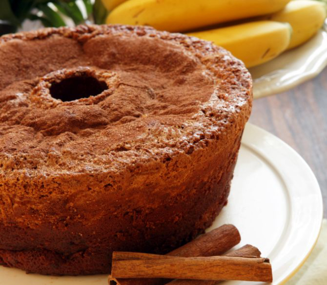 O bolo de banana com canela é um dos mais pedidos na Tradicional Bolos Caseiros, que fica no Água Verde. Foto: Divulgação