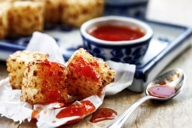 Dadinho de tapioca preparado pelo chef Ivan Lopes, no Mukeka Cozinha Brasileira, em Curitiba. Foto: André Rodrigues/Gazeta do Povo.