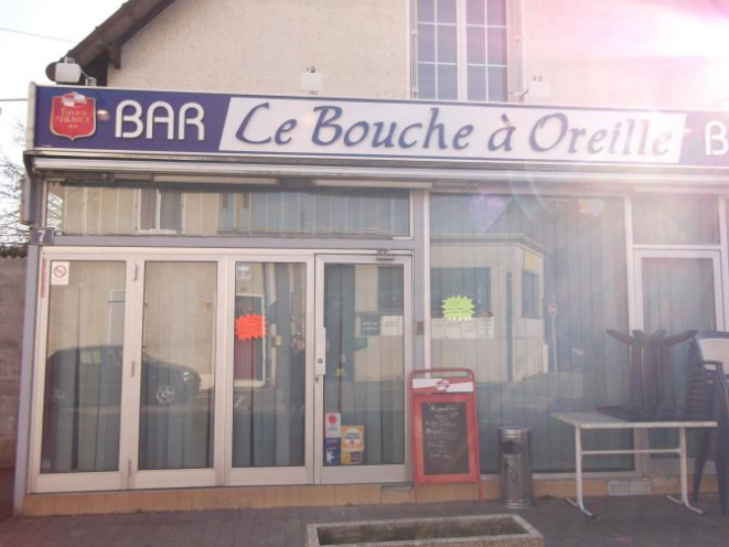 Fachada do Le Bouche à L´Oreille que recebeu a estrela Michelin por engano. Foto: reprodução Facebook.