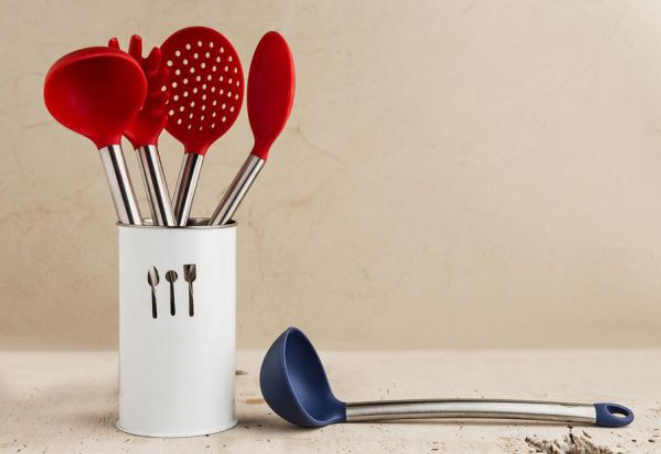 Na Promoção Junte e Troque, com 300 pontos você garante um utensílio de cozinha da Brinox. Foto: Letícia Akemi / Gazeta do Povo.