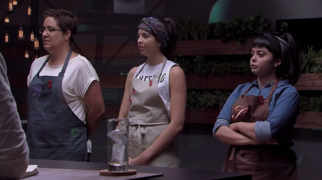 Raquel, Júlia e Priscila ficaram entre as três piores colheres. Priscila foi a eliminada da semana. Foto: GNT/Reprodução