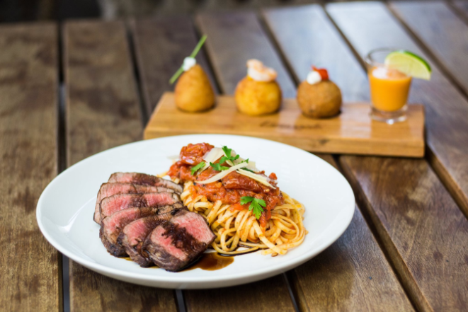 O Boussolé Gastrobar participa do festival com um prato principal que leva filé mignon com fetuccine molho de tomate e pimentão. Foto: Divulgação<br>