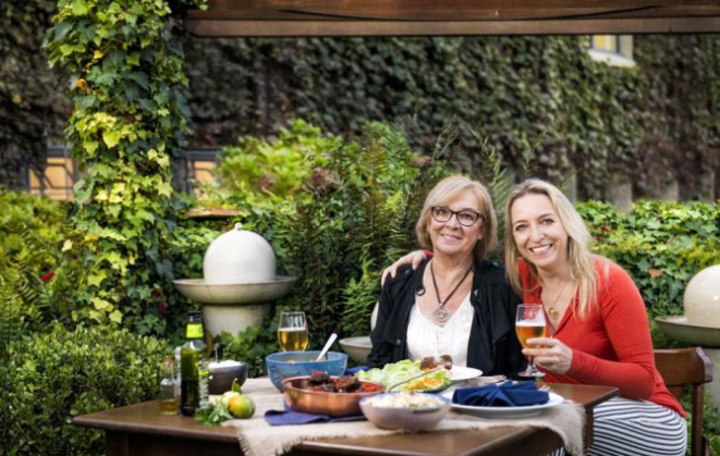 Gabriela Radecki com a filha Rosane: sabores do interior. Foto: Leticia Akemi