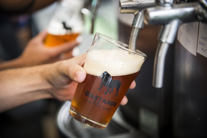 Você também poderá participar de uma visita à fábrica das cervejas Bastards. Foto: divulgação