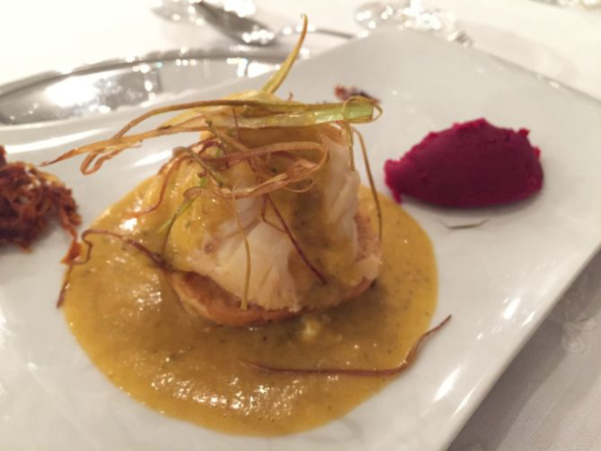 Camarão ou lagosta à Thermidor é um dos pratos da noite do capitão no restaurante Kuarup, no cruzeiro Iberostar Grand Amazon. Foto: Flávia Schiochet/Arquivo pessoal