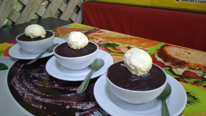 Três tigelas de açaí com sorvete por R$ 34,90 durante o festival. Foto: Divulgação