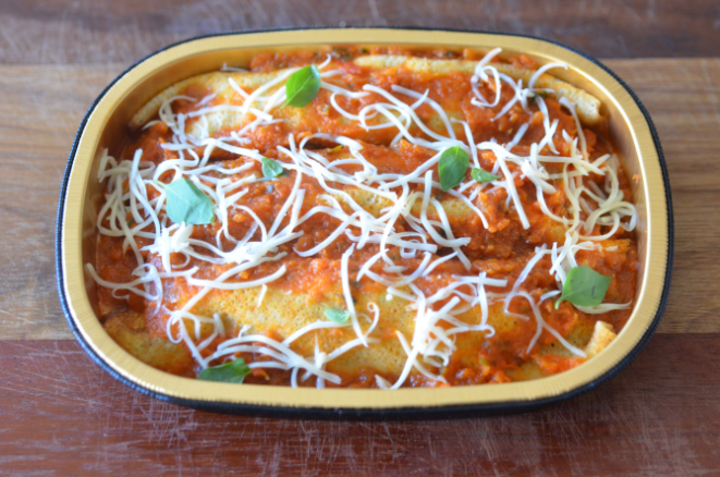 Panqueca de carne especial com molho de tomate e manjericão (R$ 15,50). Foto: Divulgação.