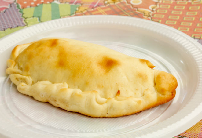 Esfiha fechada. Foto: Hugo Harada/Gazeta do Povo.