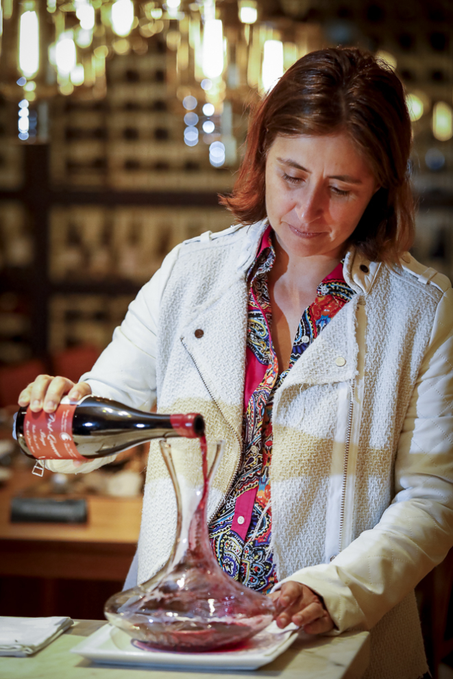 A enóloga Filipa Pato no lançamento do rótulo Post-Quercus Baga 2015 no Brasil. Foto: Carlos Poly/Divulgação