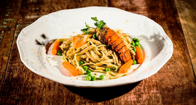 Taglierinii al mare com lagostins. Foto: