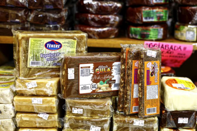 Rapadura, pé de moleque e pé de moça. Foto: André Rodrigues/Gazeta do Povo