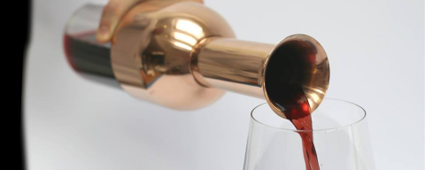 Inventaram um decanter que conserva o vinho por 12 dias; e tem entrega para o Brasil