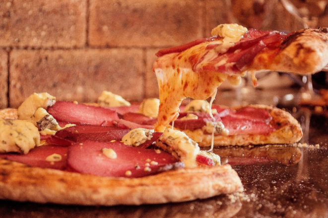 As 100 primeiras pizzas individuais saem por R$ 3 na Brandi Pizzeria. Foto: Divulgação.