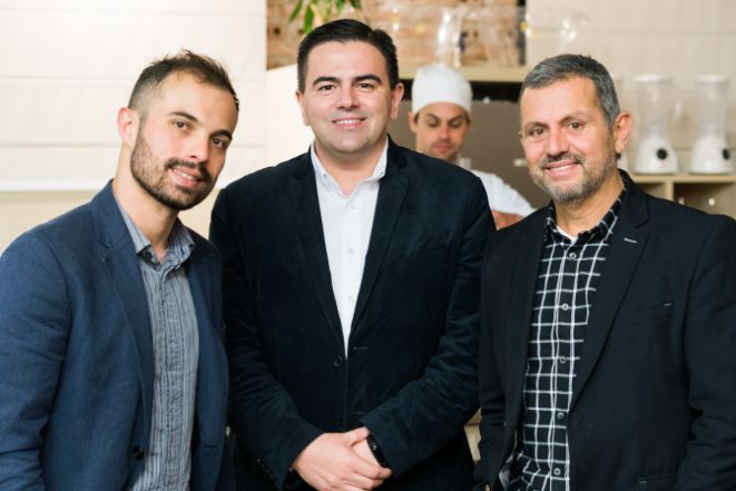 Diretor acadêmico Aguinaldo Monteiro, presidente do JCS Group, Josias Cordeiro, e o diretor acadêmico Márcio Silva. Foto: Divulgação