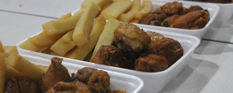 Santa Felicidade tem festa do frango, polenta e vinho no fim de semana